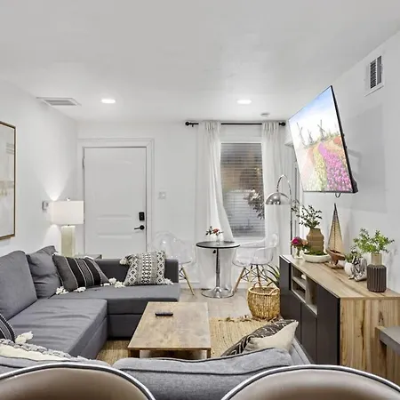 Arbor Villas I 8 Apts Sleeps 57 Great Location